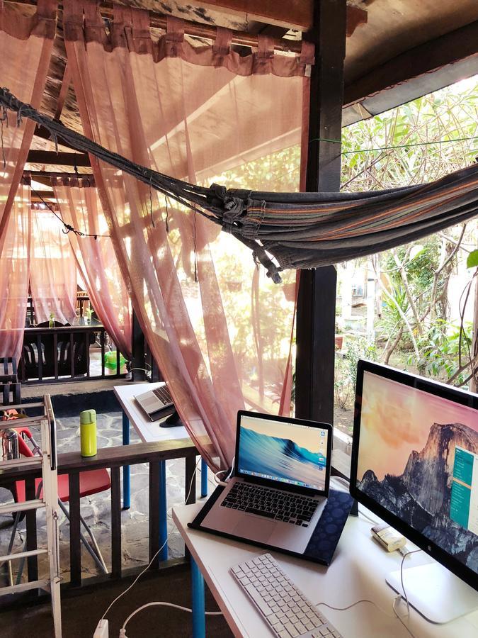 مبيت وإفطار غيلي تراوانغان Salon De Nomad Gili T. المظهر الخارجي الصورة